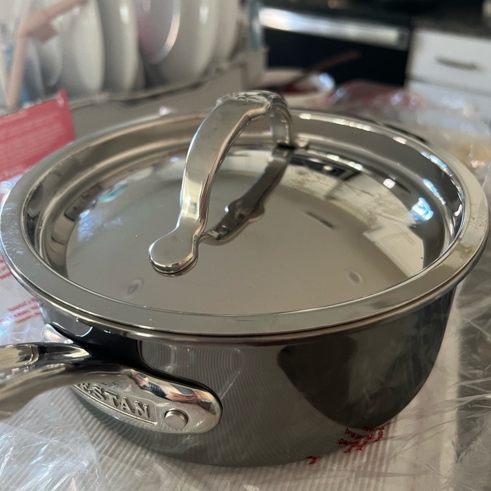 NanoBond

MOLECULAR TITANIUM

Revolutionary Titanium Saucepans, 2 qt